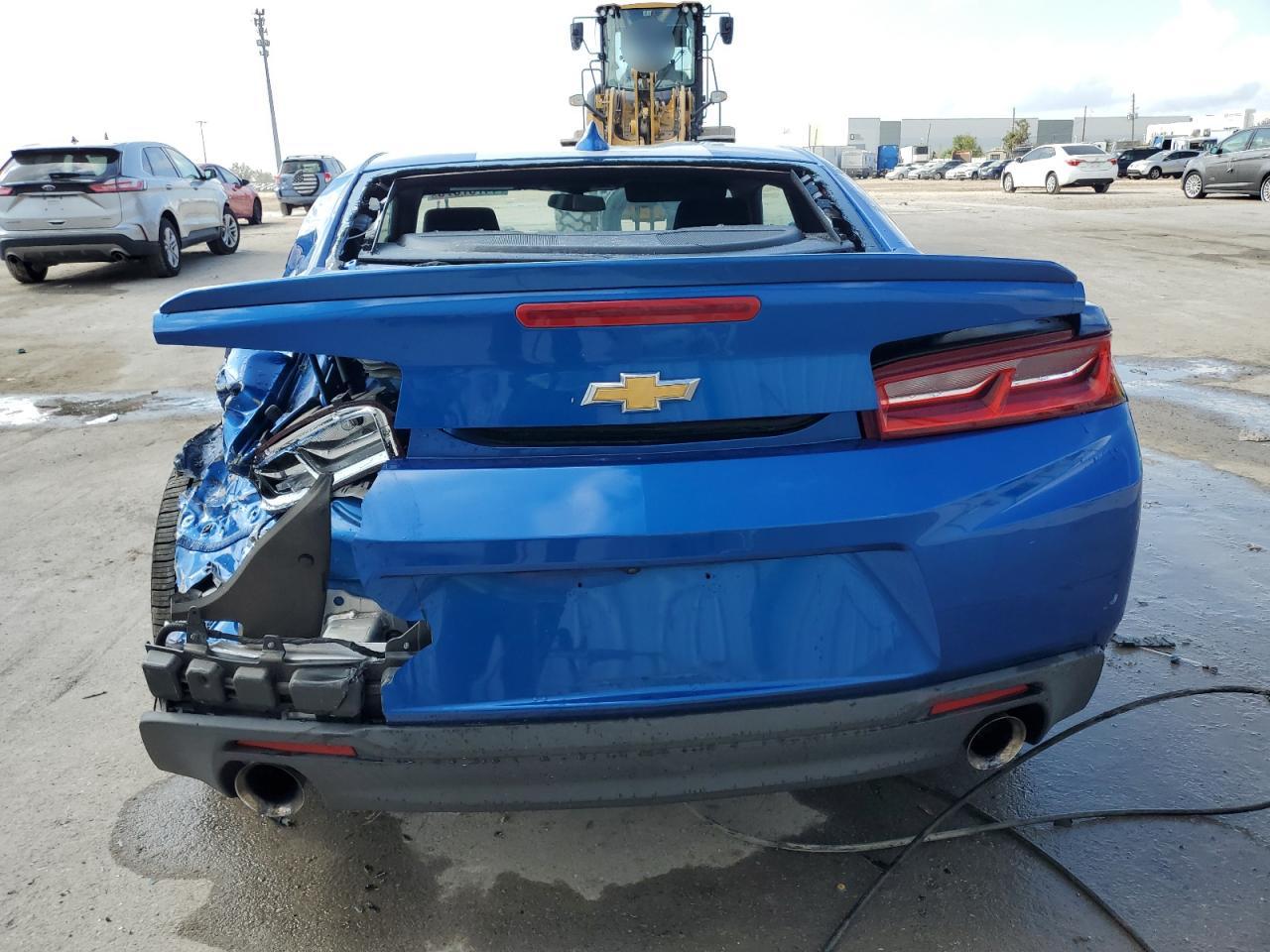 2017 Chevrolet Camaro - Image 6