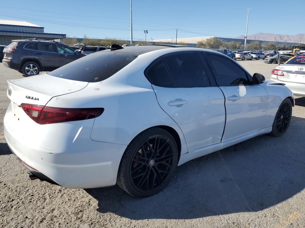 2019 Alfa Romeo Giulia - Image 3