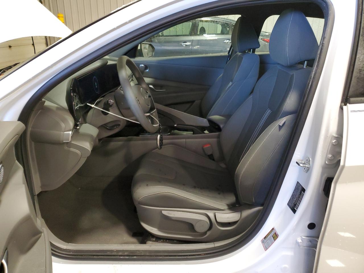 2024 Hyundai Elantra - Image 7