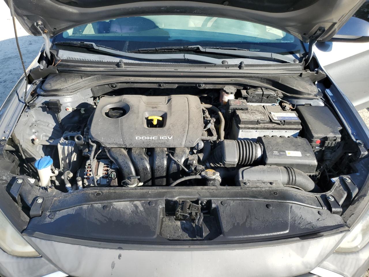 2017 Hyundai Elantra - Image 11