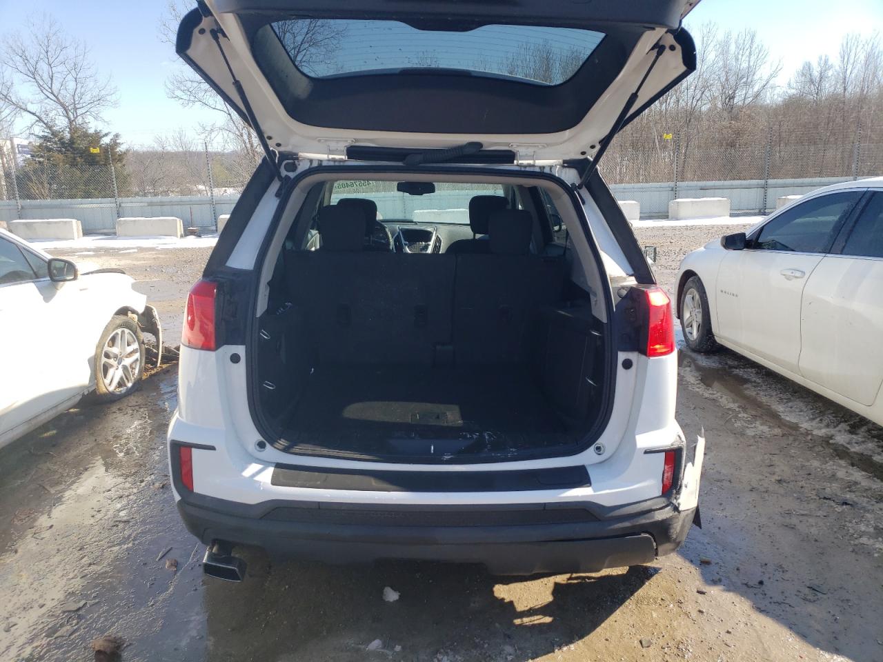 2016 GMC Terrain - Image 6