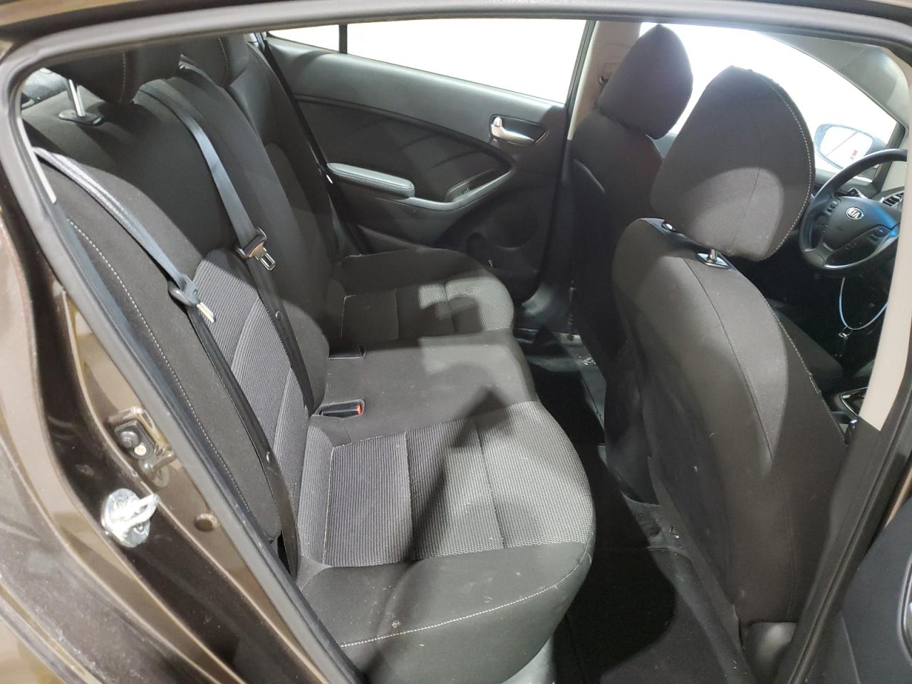 2017 Kia Forte - Image 10