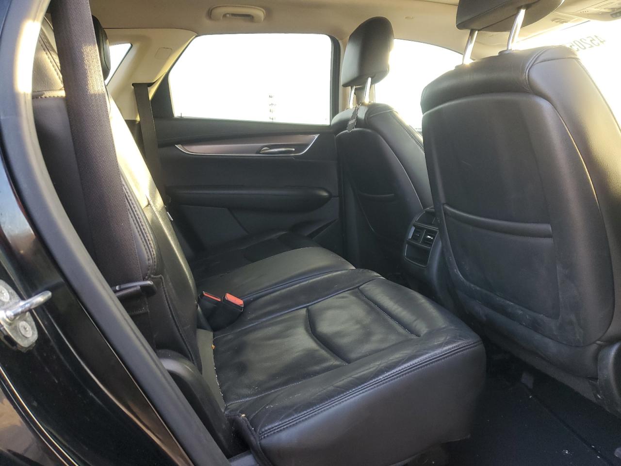 2017 Cadillac XT5 - Image 11
