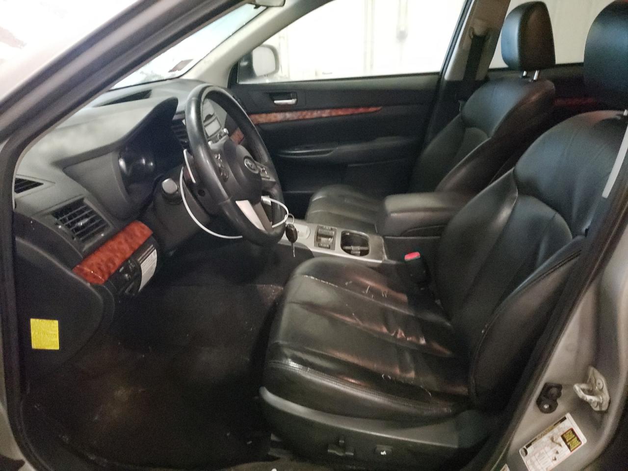2010 Subaru Outback - Image 7