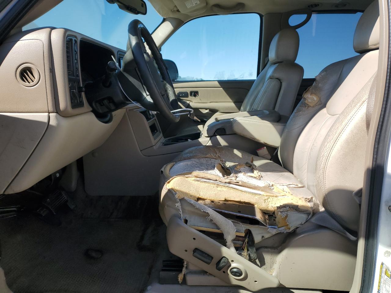 2004 Chevrolet Tahoe - Image 7