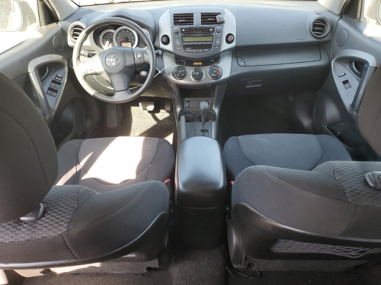 2010 Toyota RAV 4 - Image 8