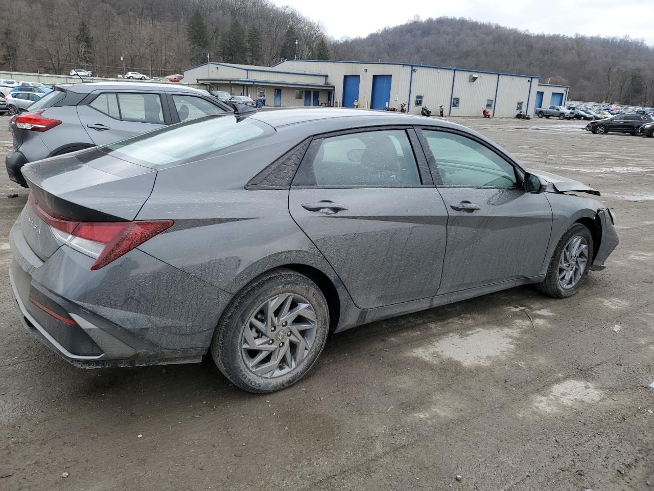 2024 Hyundai Elantra - Image 3