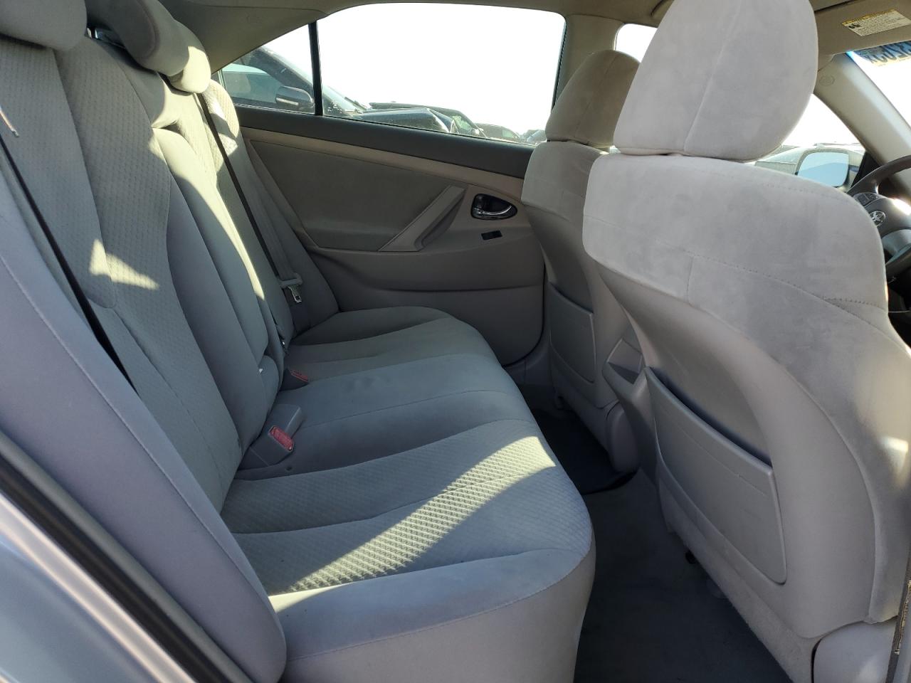 2009 Toyota Camry - Image 10
