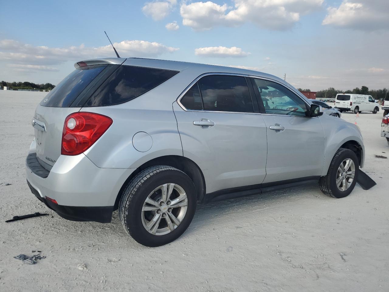 2010 Chevrolet Equinox - Image 3
