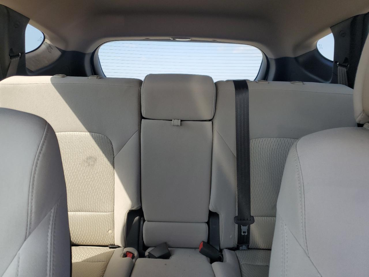 2017 Hyundai Santa Fe - Image 10
