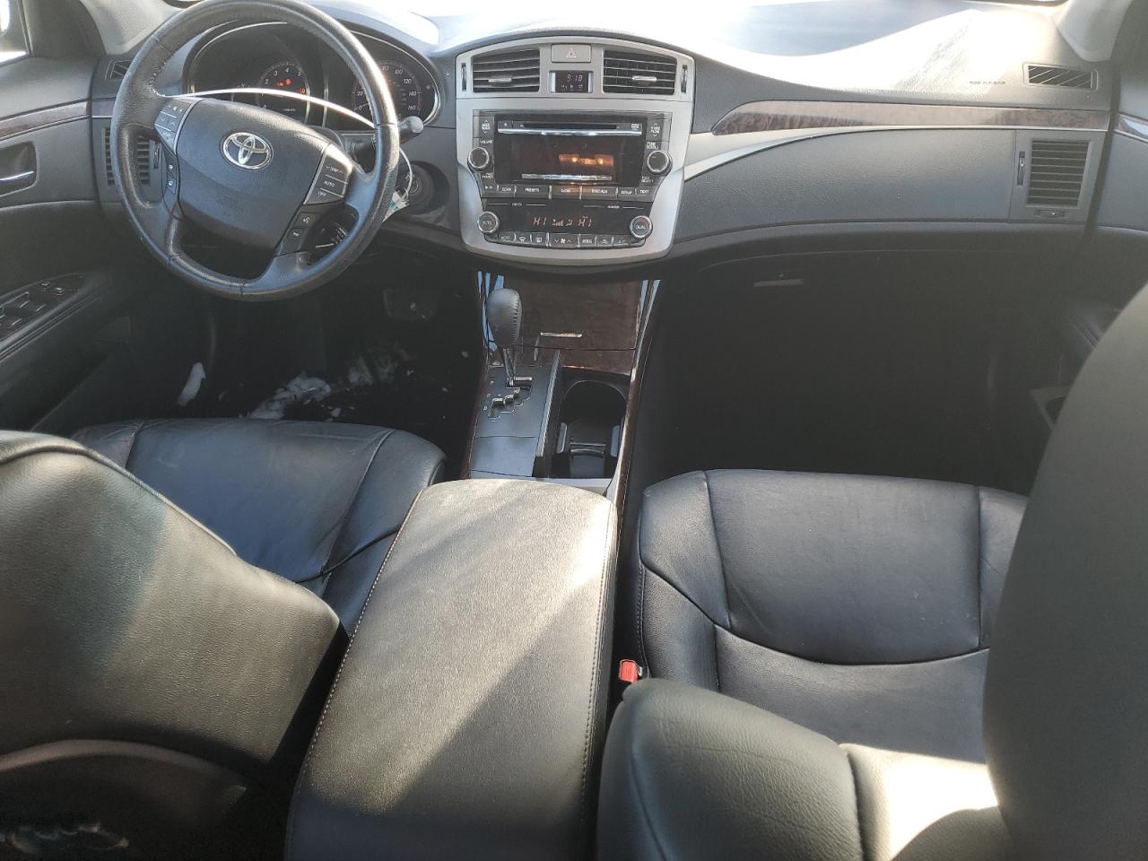 2012 Toyota Avalon - Image 8