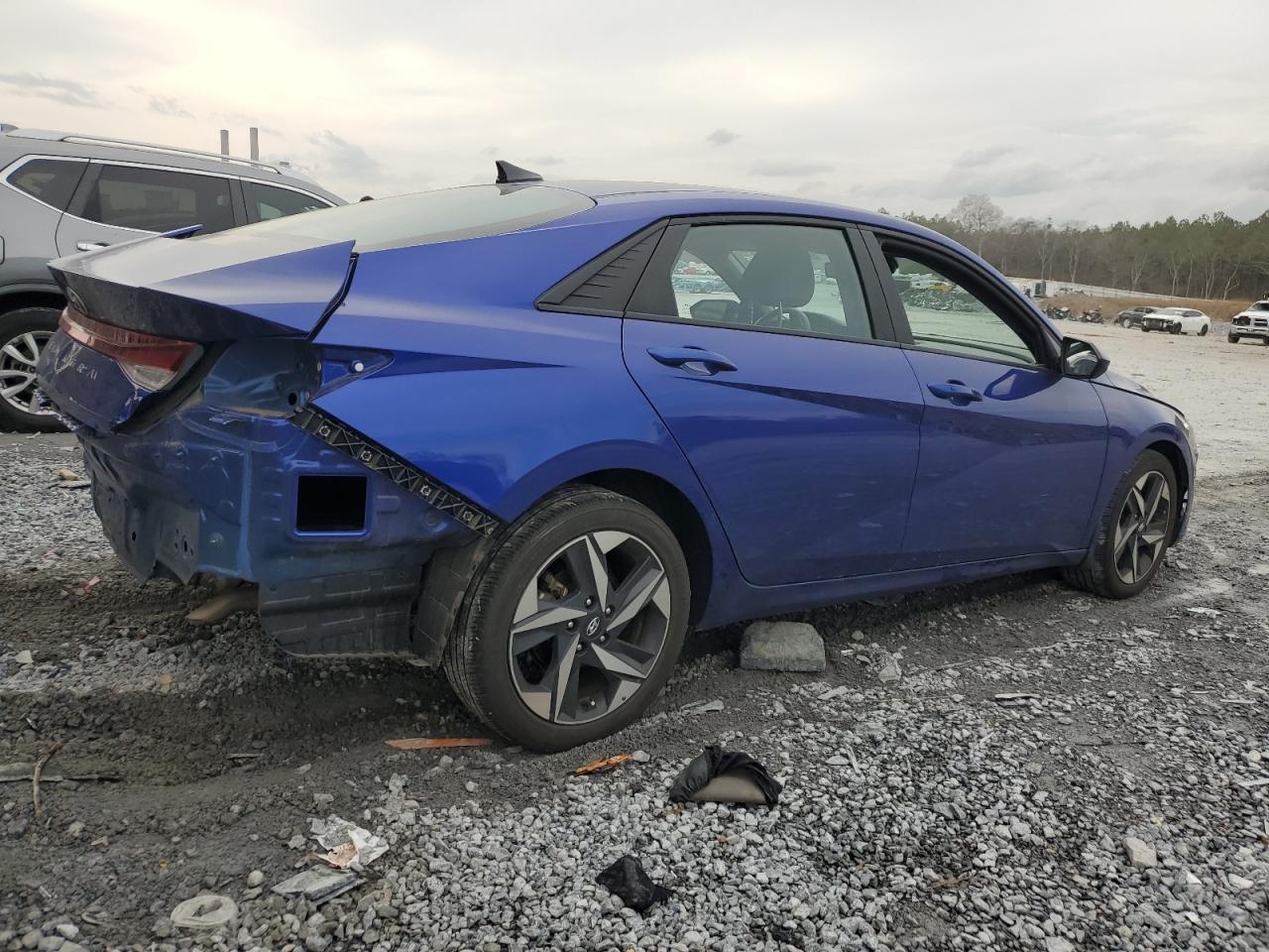 2023 Hyundai Elantra - Image 3