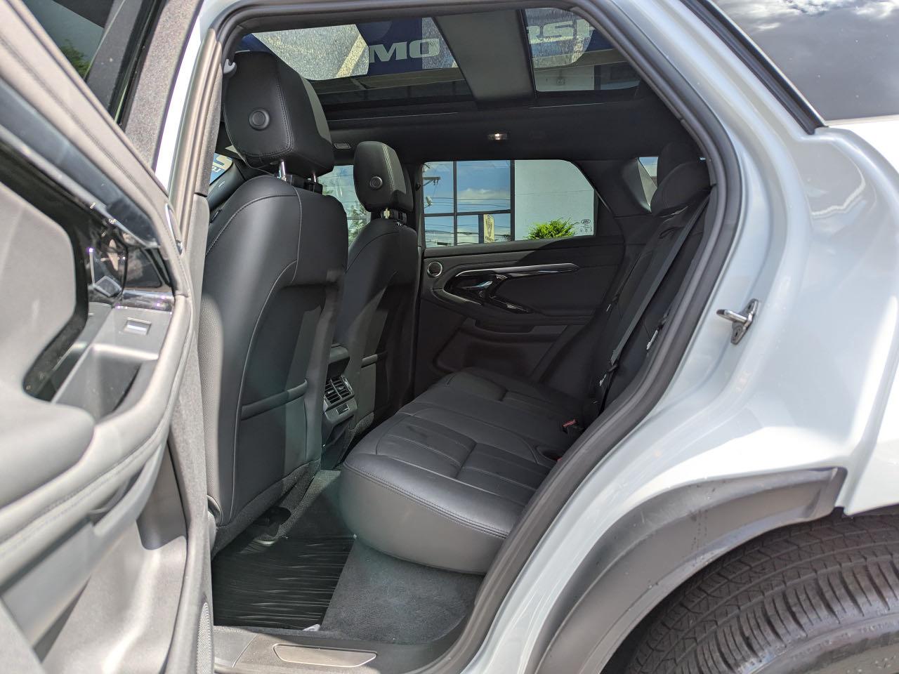 2023 Land Rover Range Rover - Image 6