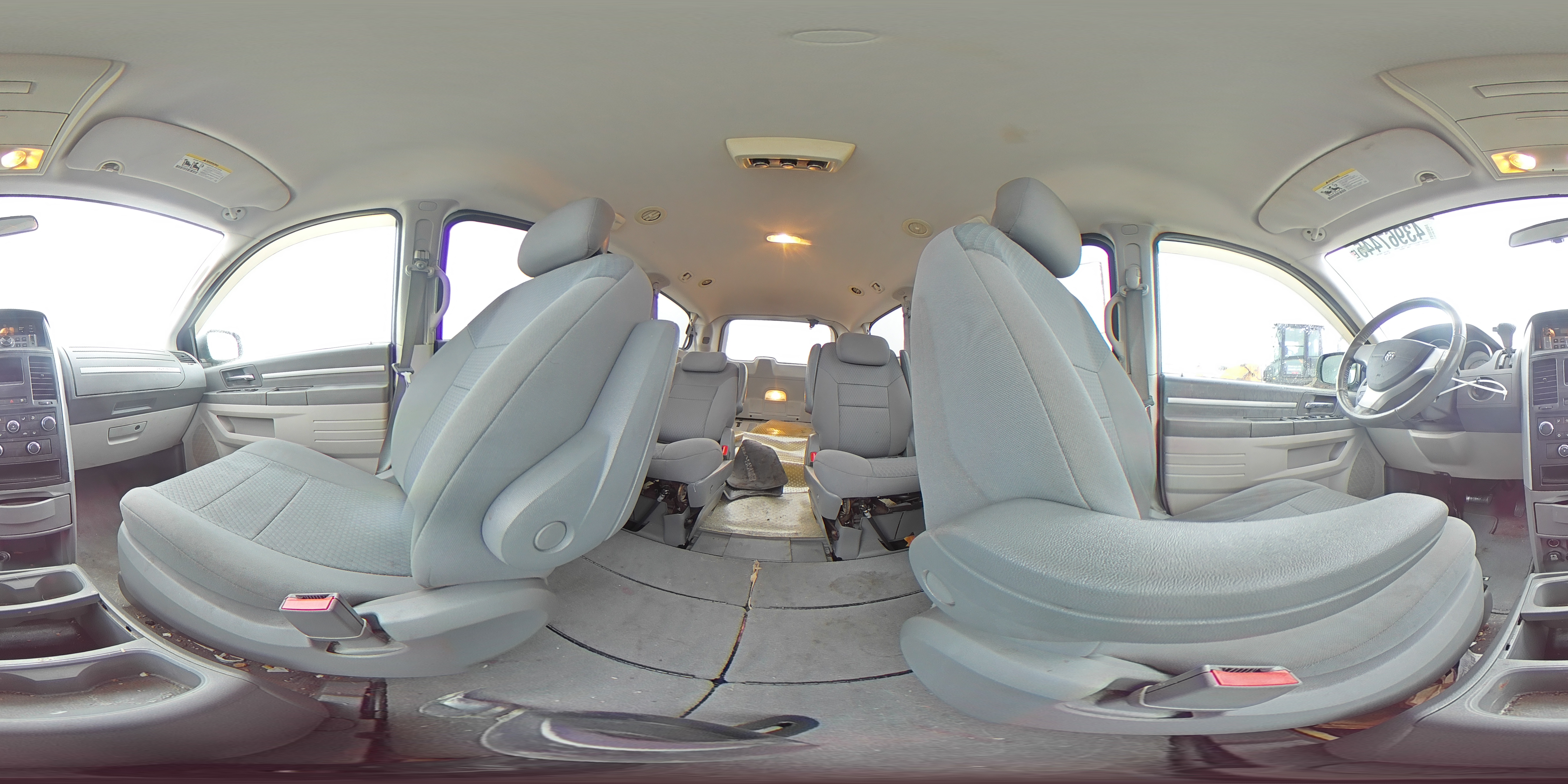 2010 Dodge Caravan - Image 13