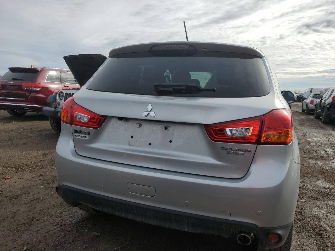 2015 Mitsubishi Outlander - Image 6