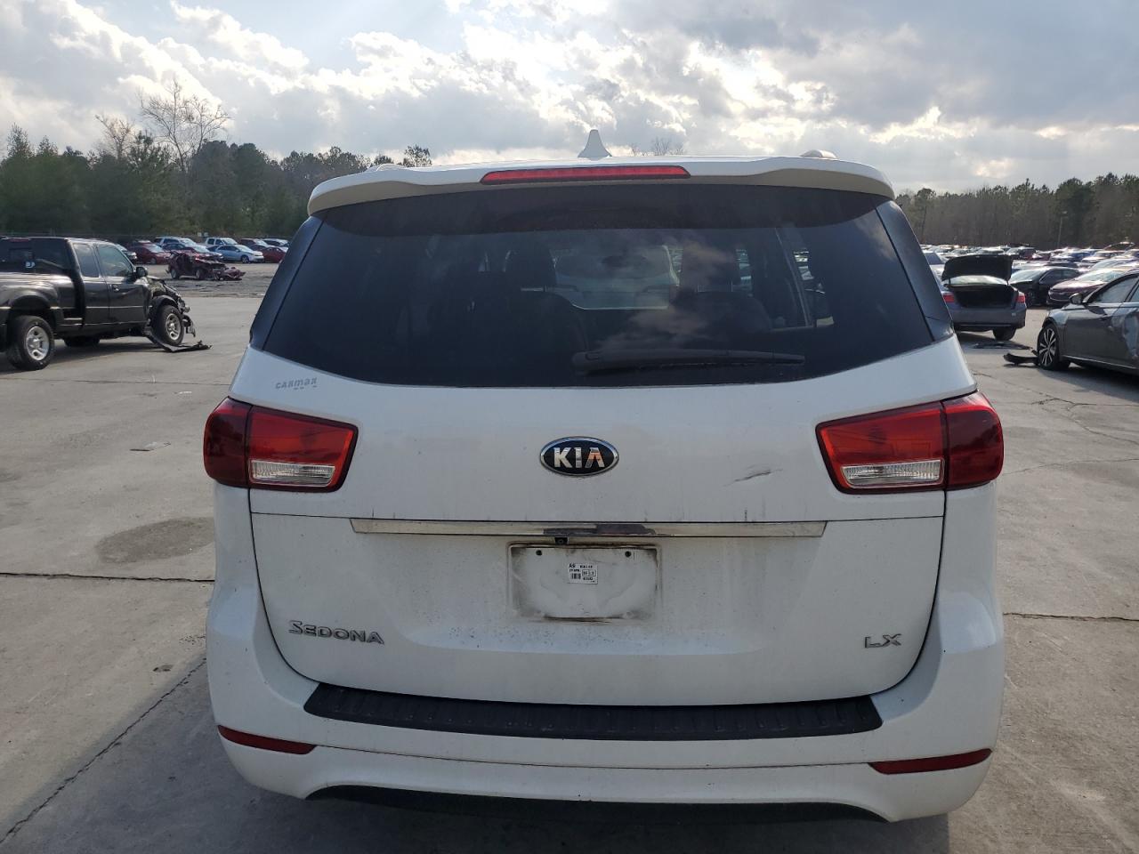 2015 Kia Sedona - Image 6