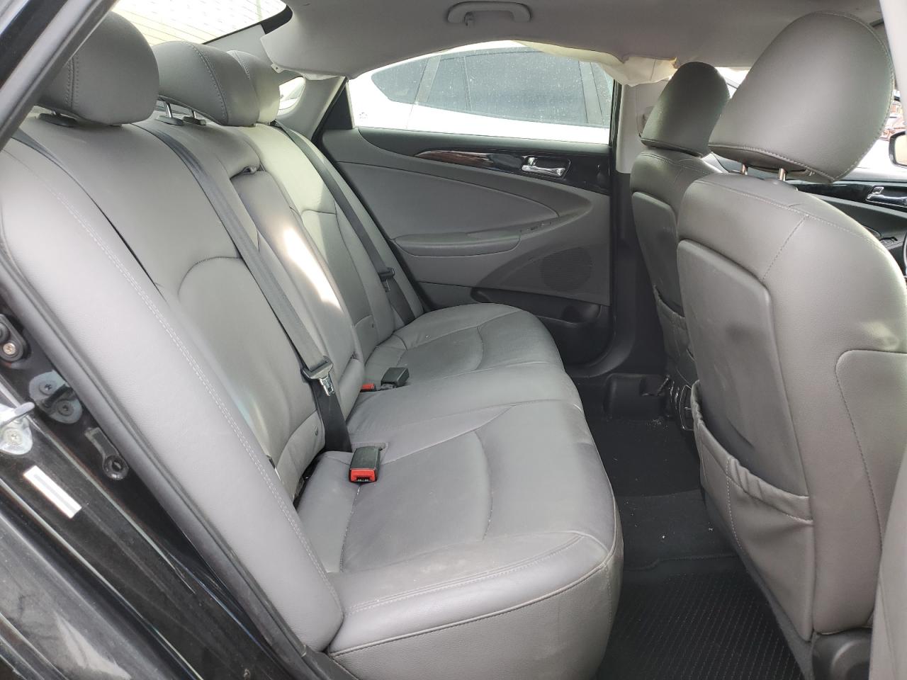 2011 Hyundai Sonata - Image 10