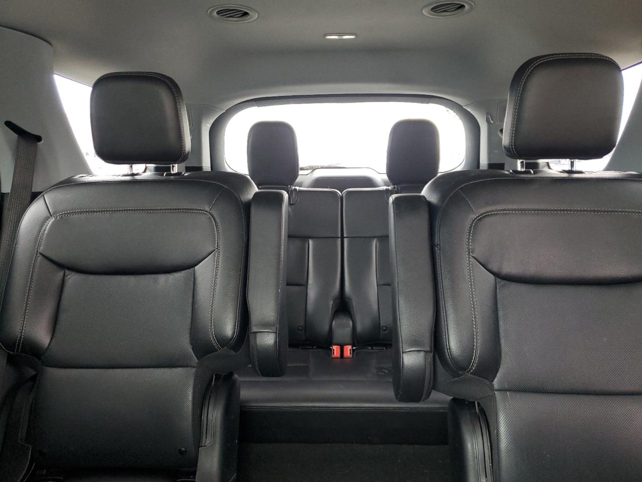 2022 Ford Explorer - Image 10