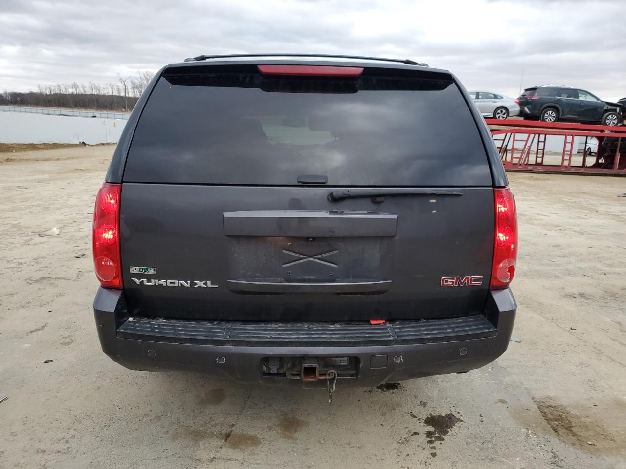 2010 GMC Yukon - Image 6