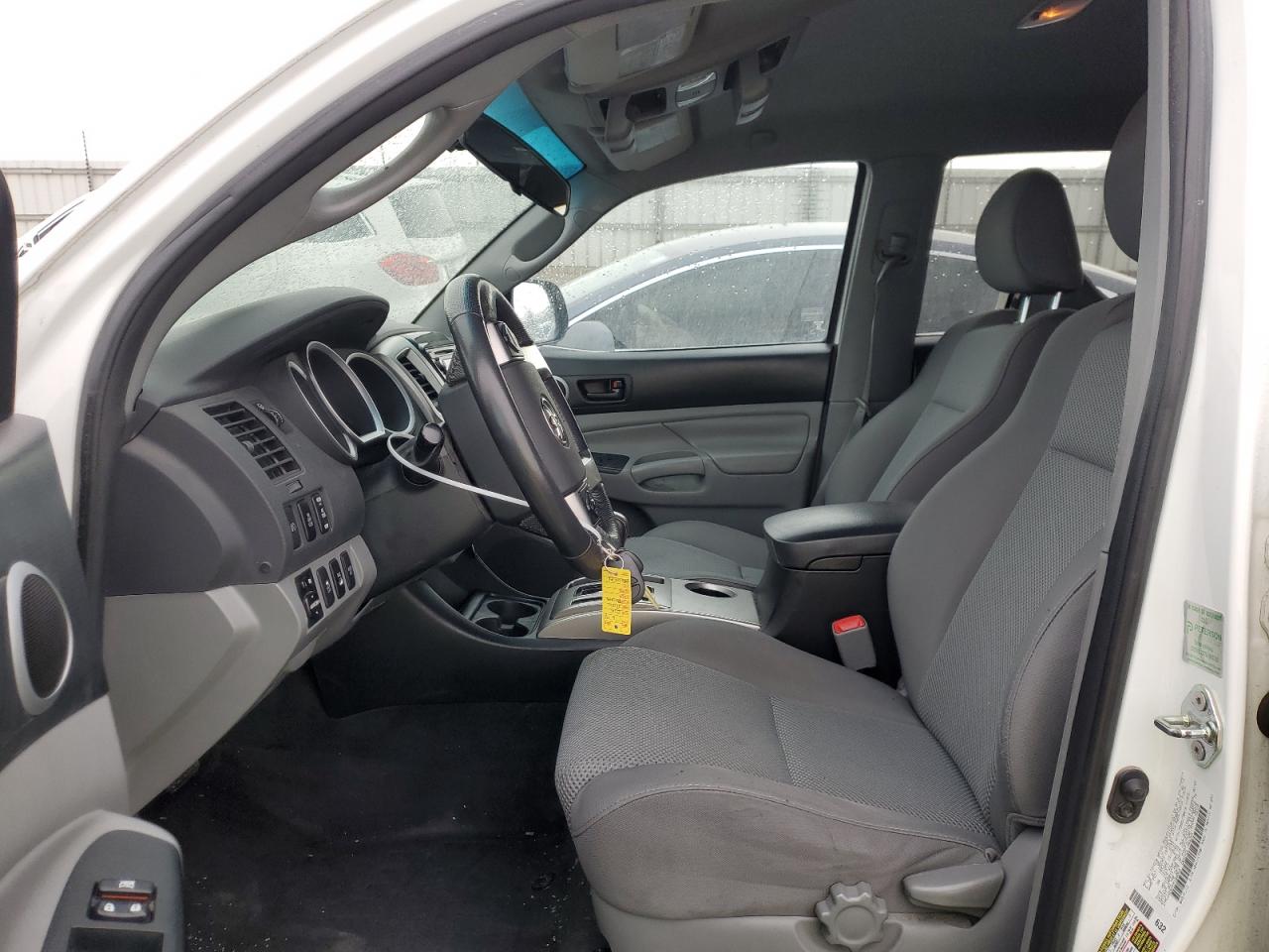 2015 Toyota Tacoma - Image 7
