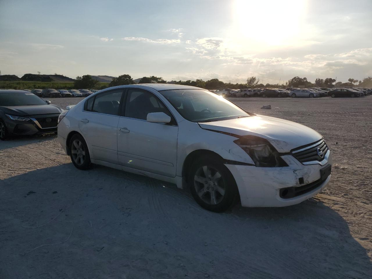 2009 Nissan Altima - Image 4