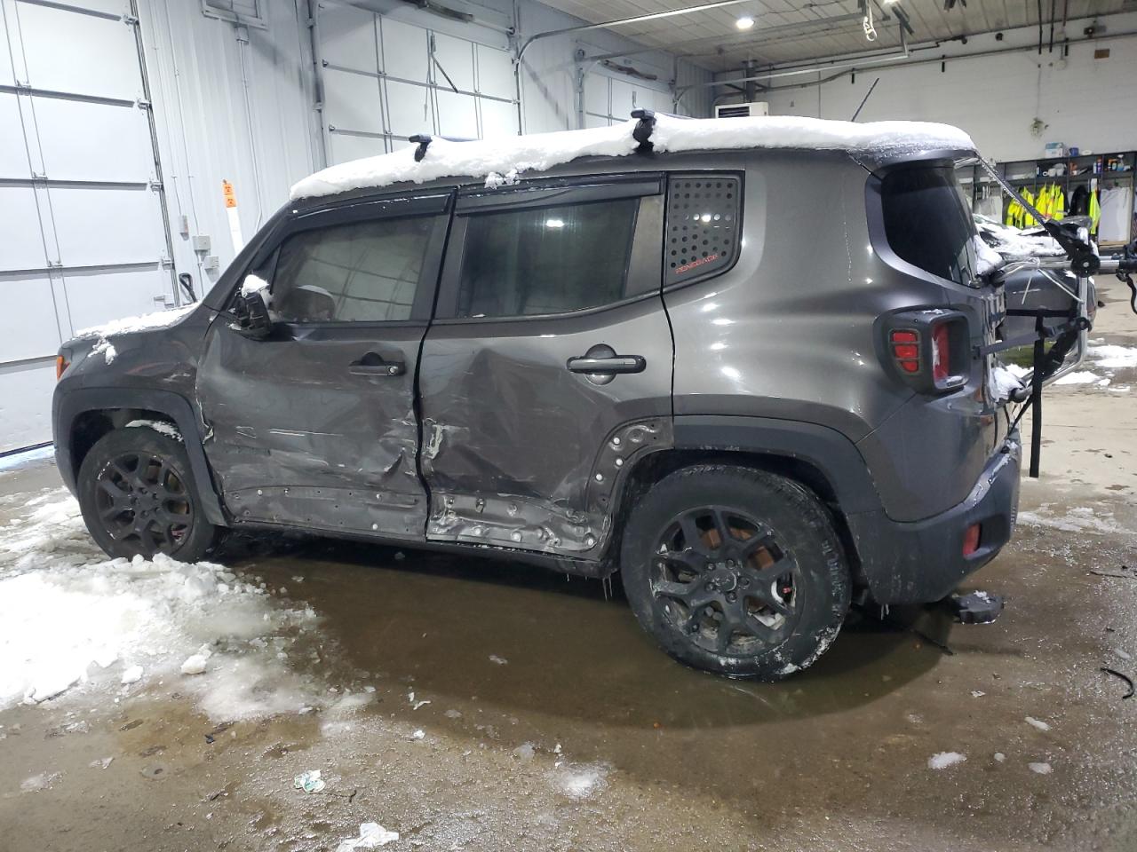 2016 Jeep Renegade - Image 2