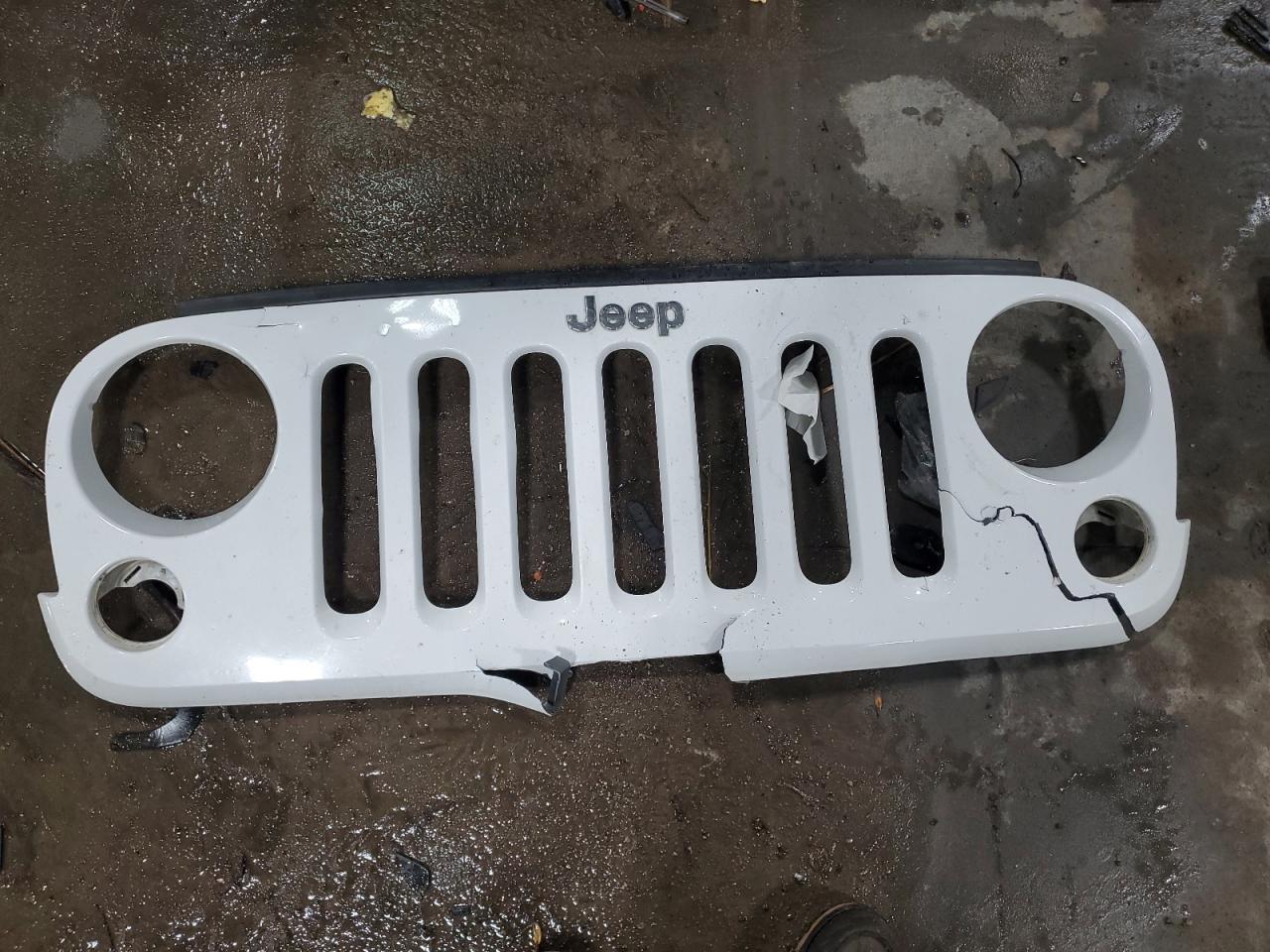 2017 Jeep Wrangler - Image 13