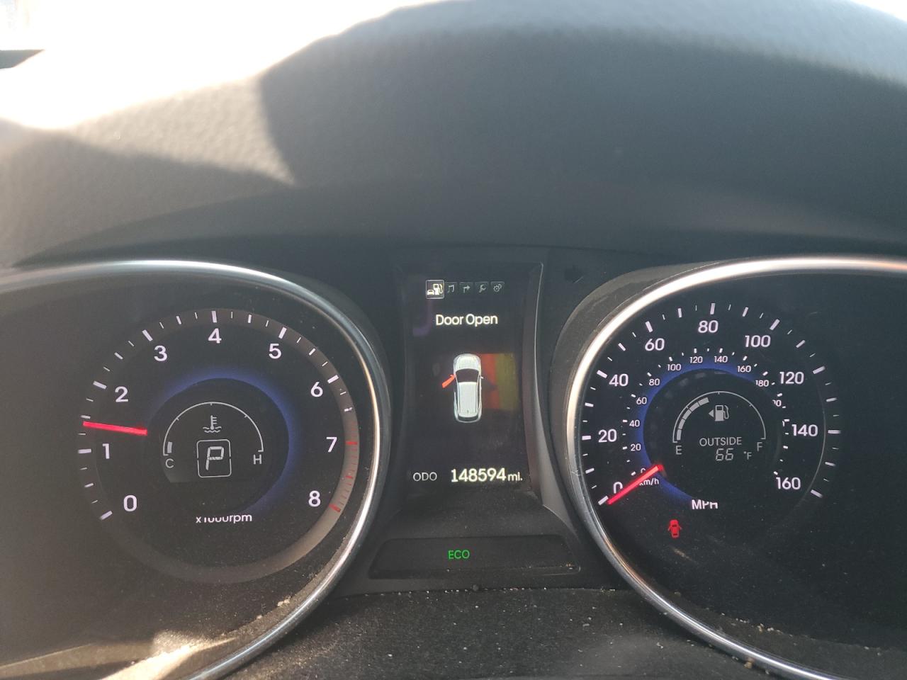 2015 Hyundai Santa Fe - Image 9