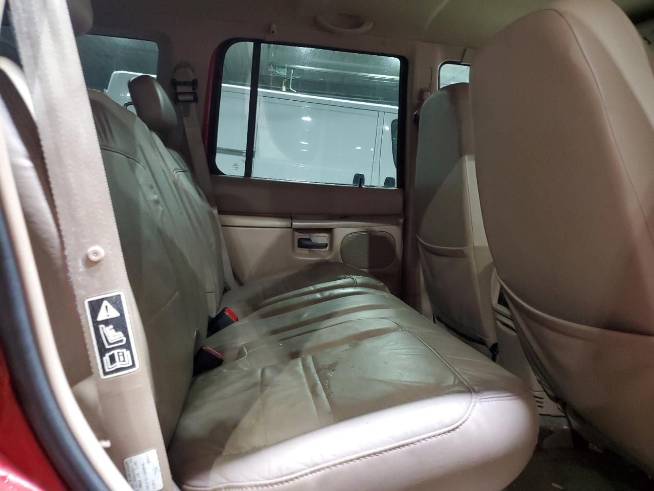 2000 Ford Explorer - Image 11