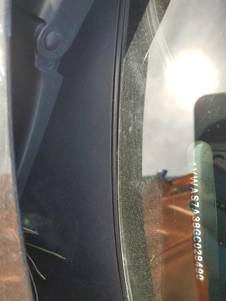 2016 Volkswagen Passat - Image 13