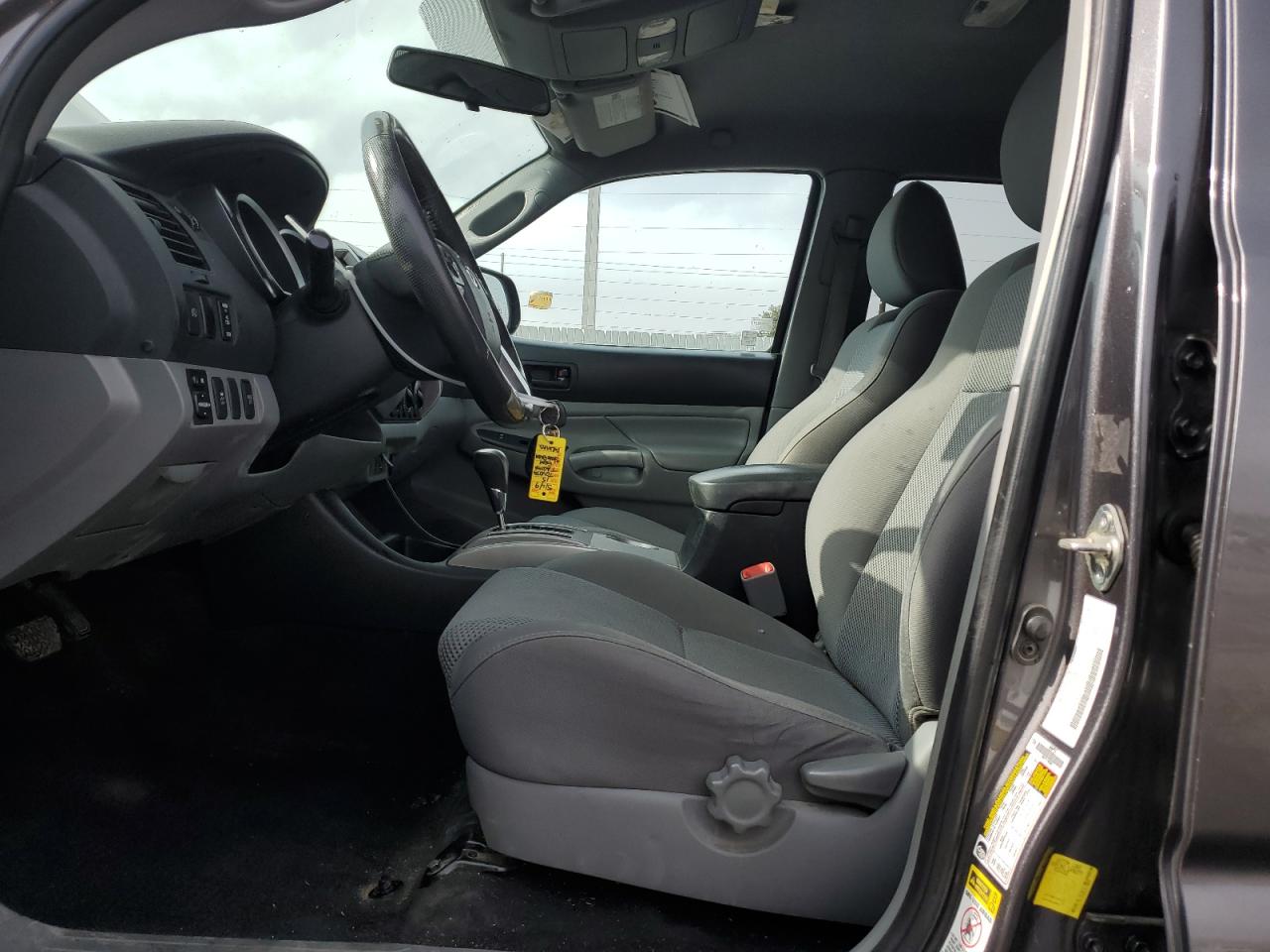 2015 Toyota Tacoma - Image 7