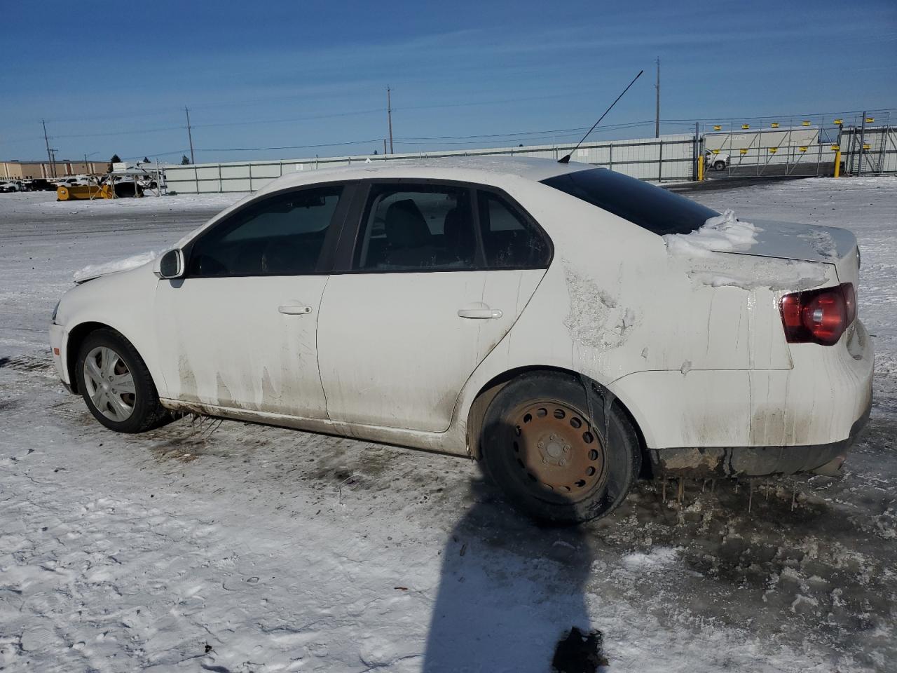 2009 Volkswagen Jetta - Image 2