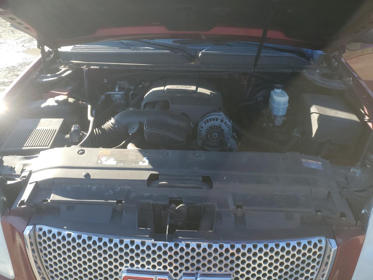 2011 GMC Yukon - Image 12