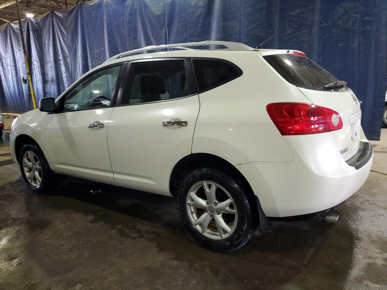 2010 Nissan Rogue - Image 2