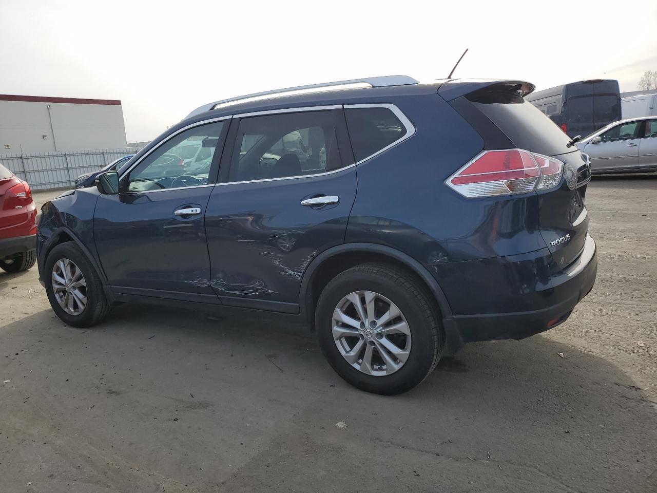 2016 Nissan Rogue - Image 2