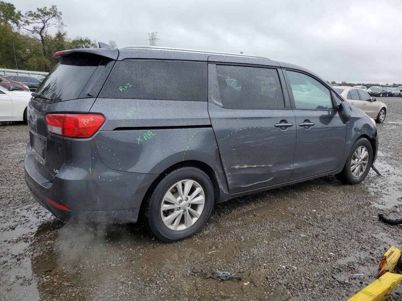 2017 Kia Sedona - Image 3