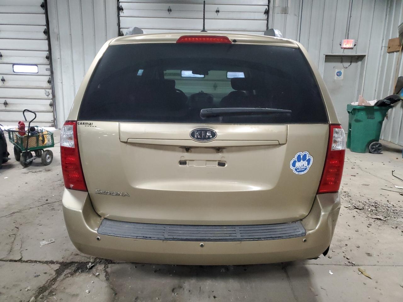 2010 Kia Sedona - Image 6