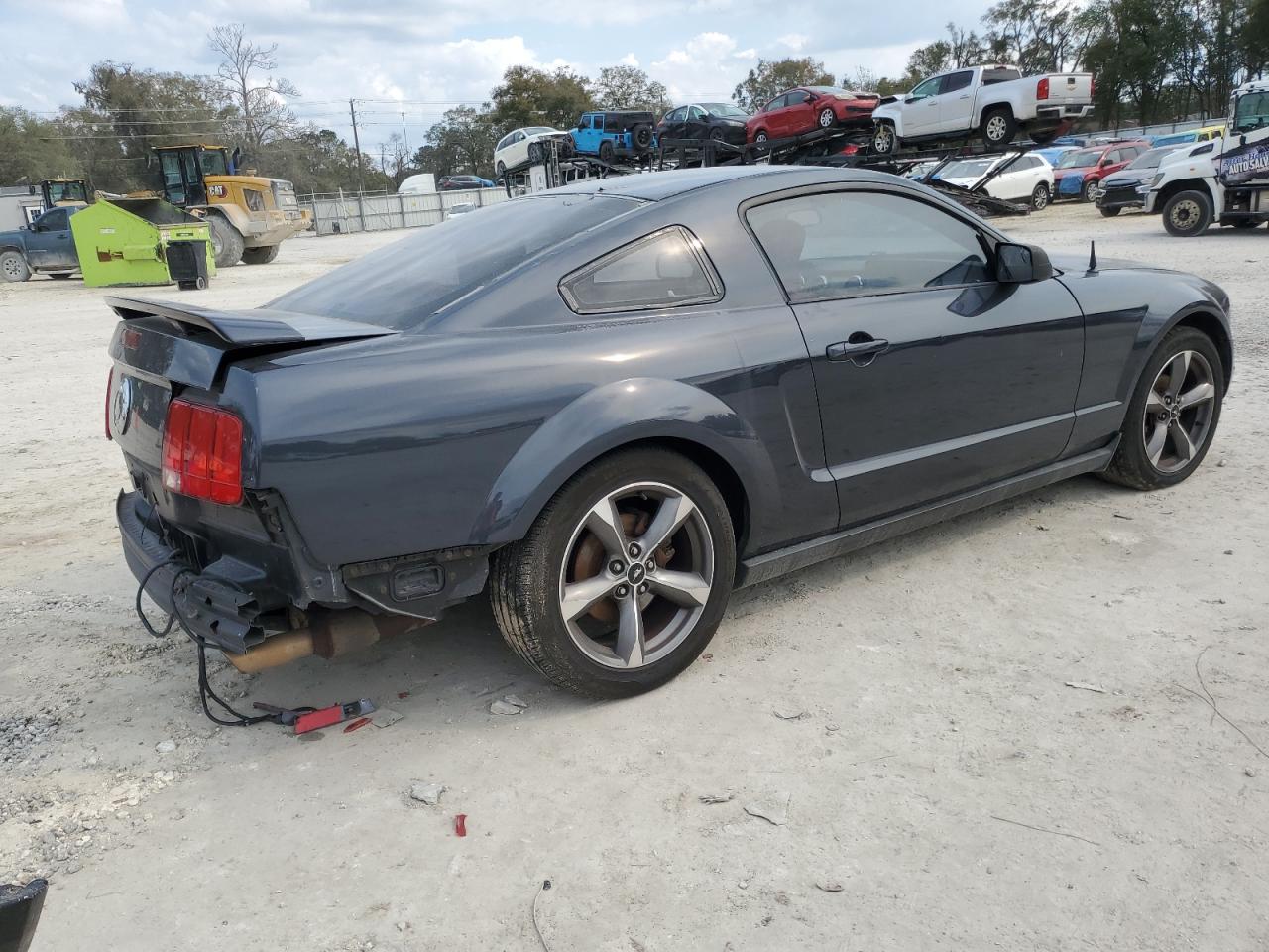 2005 Ford Mustang - Image 3
