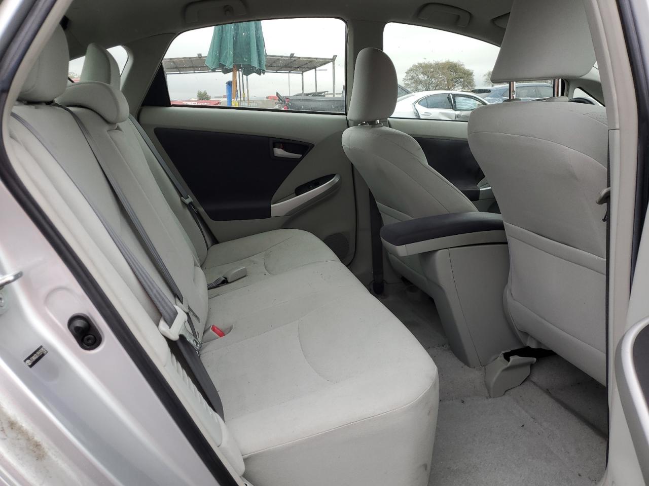 2011 Toyota Prius - Image 10