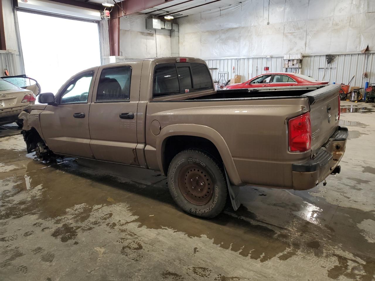 2010 Dodge Dakota - Image 2