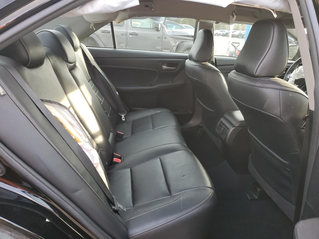 2016 Toyota Camry - Image 11