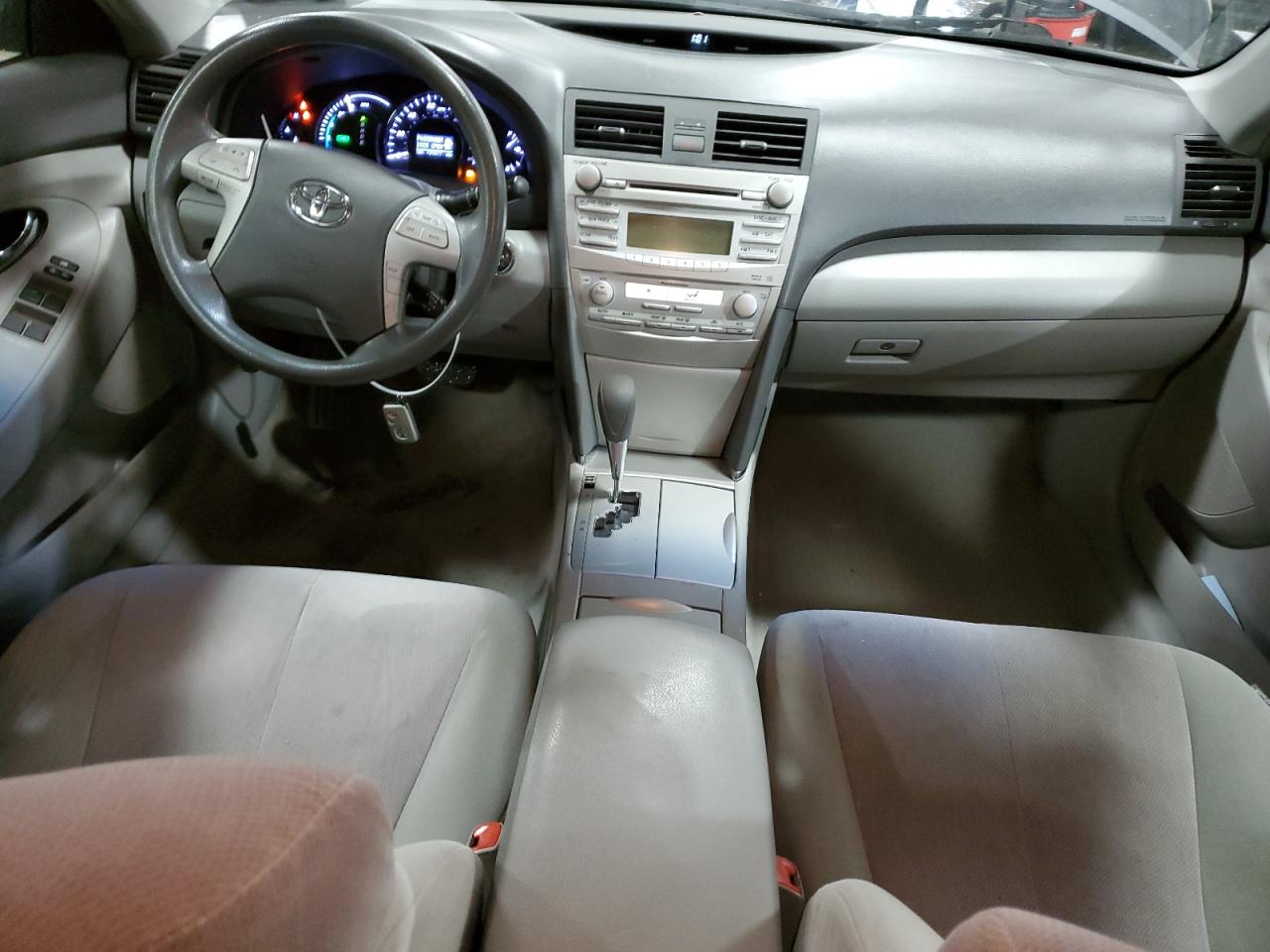 2010 Toyota Camry - Image 8