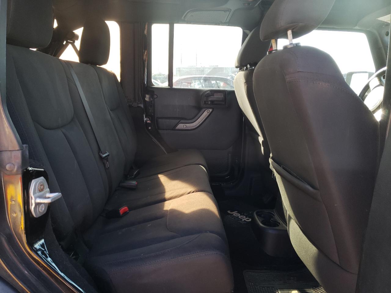 2016 Jeep Wrangler - Image 11