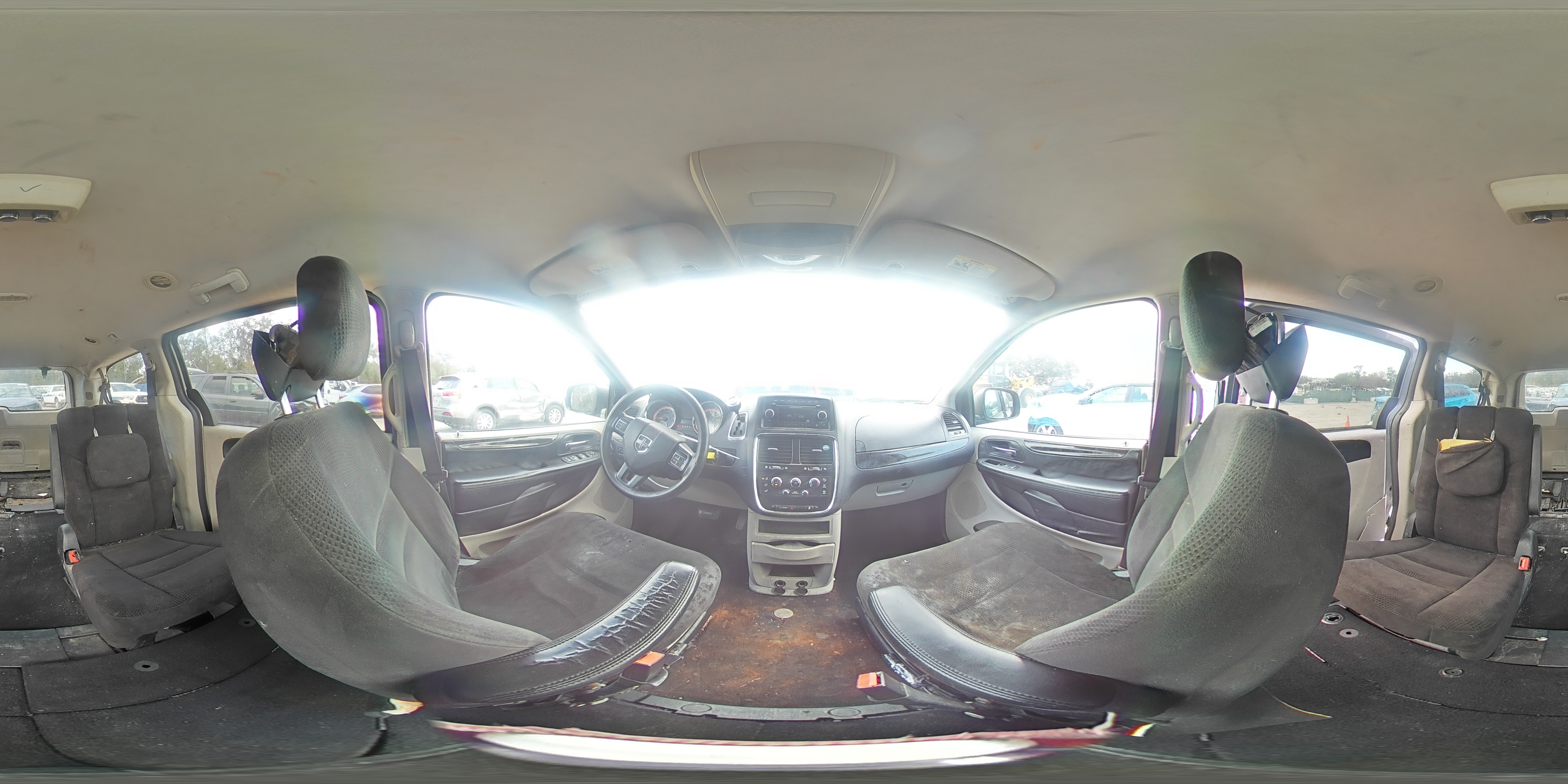 2016 Dodge Caravan - Image 13