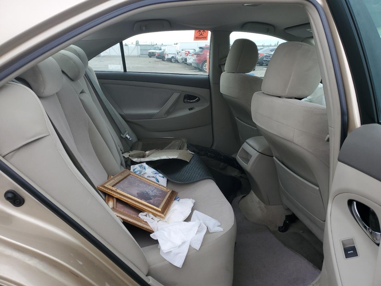 2010 Toyota Camry - Image 10