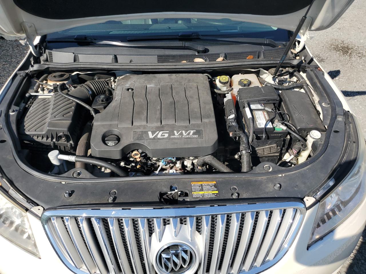 2010 Buick LaCrosse - Image 11