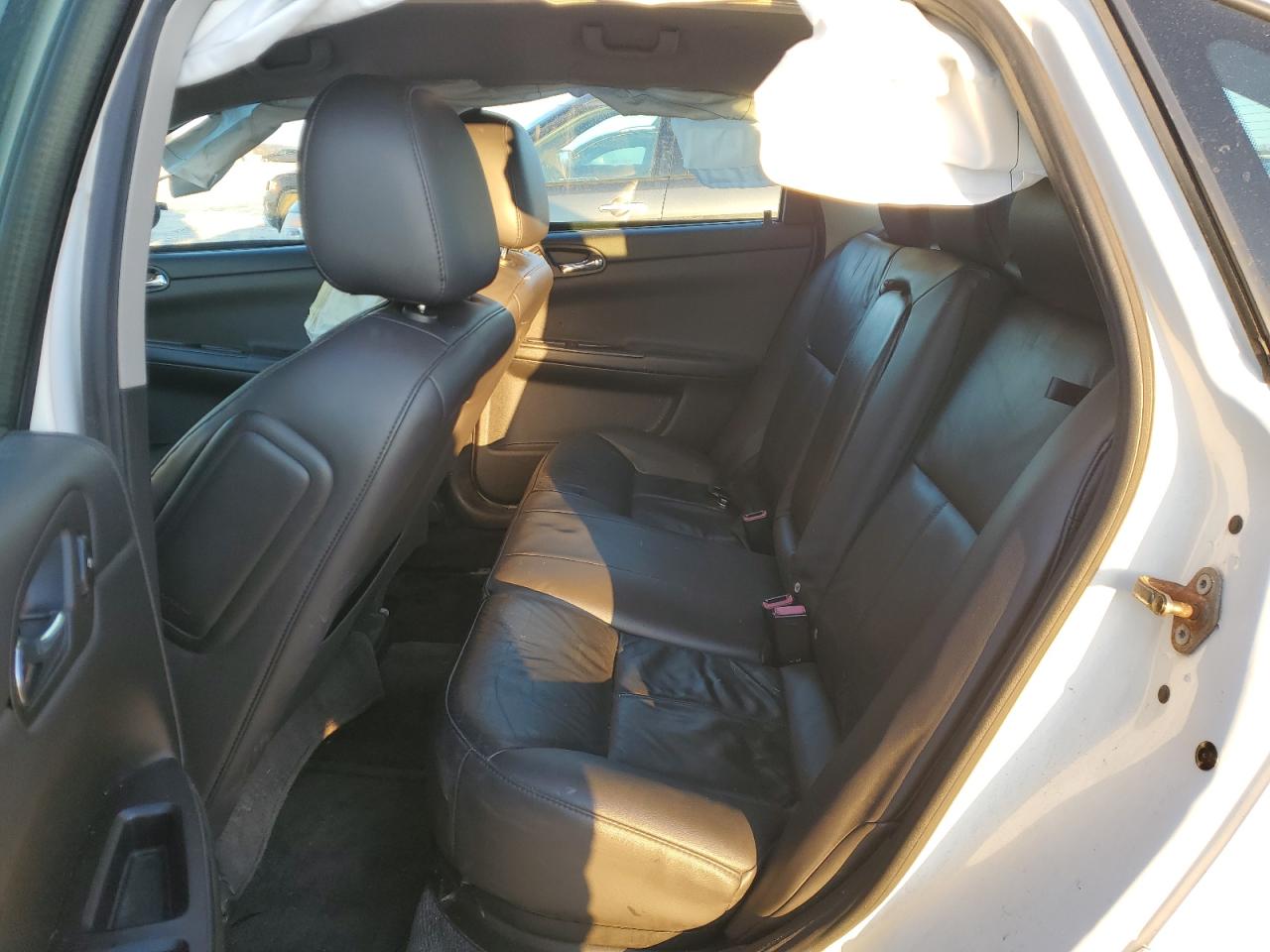 2010 Chevrolet Impala - Image 10