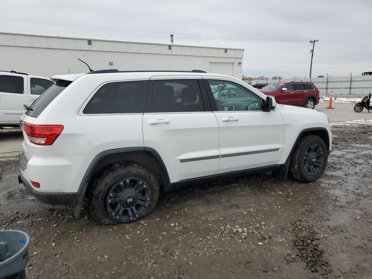 2013 Jeep Grand Cherokee - Image 3