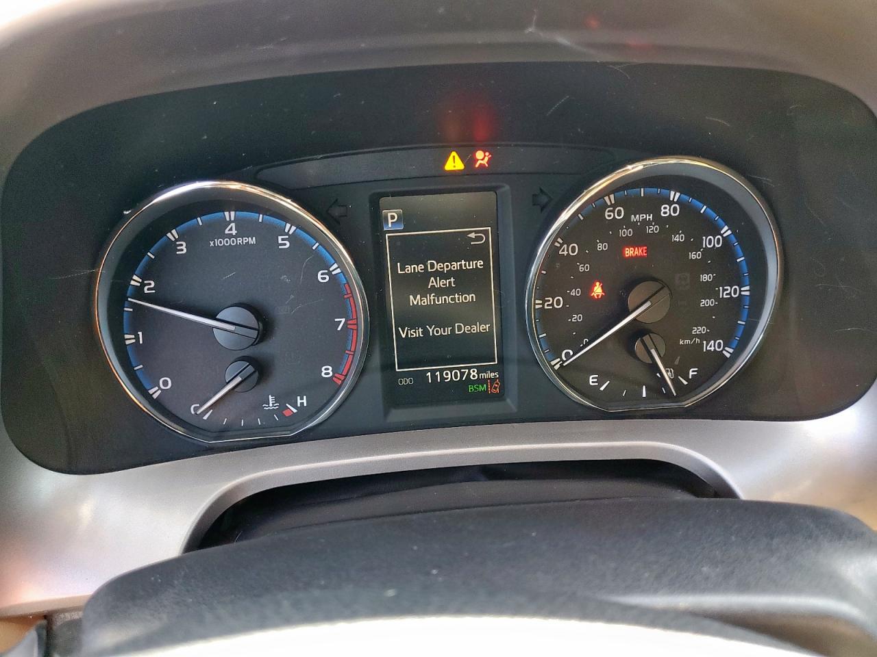 2018 Toyota RAV 4 - Image 9