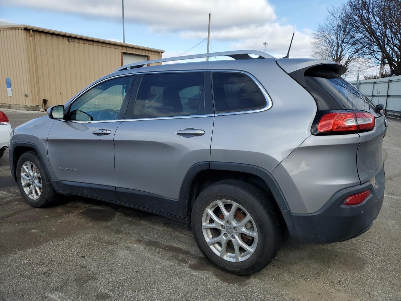 2018 Jeep Grand Cherokee - Image 2